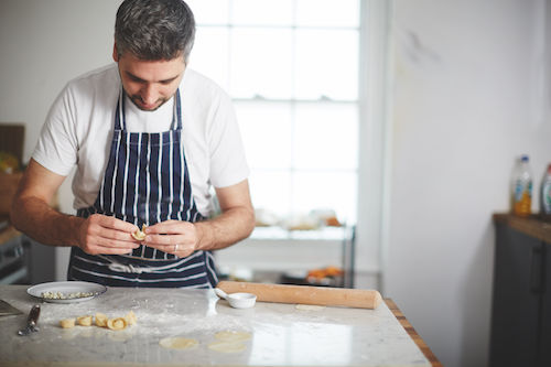 ONE POUND MEALS FROM MIGUEL BARCLAY.